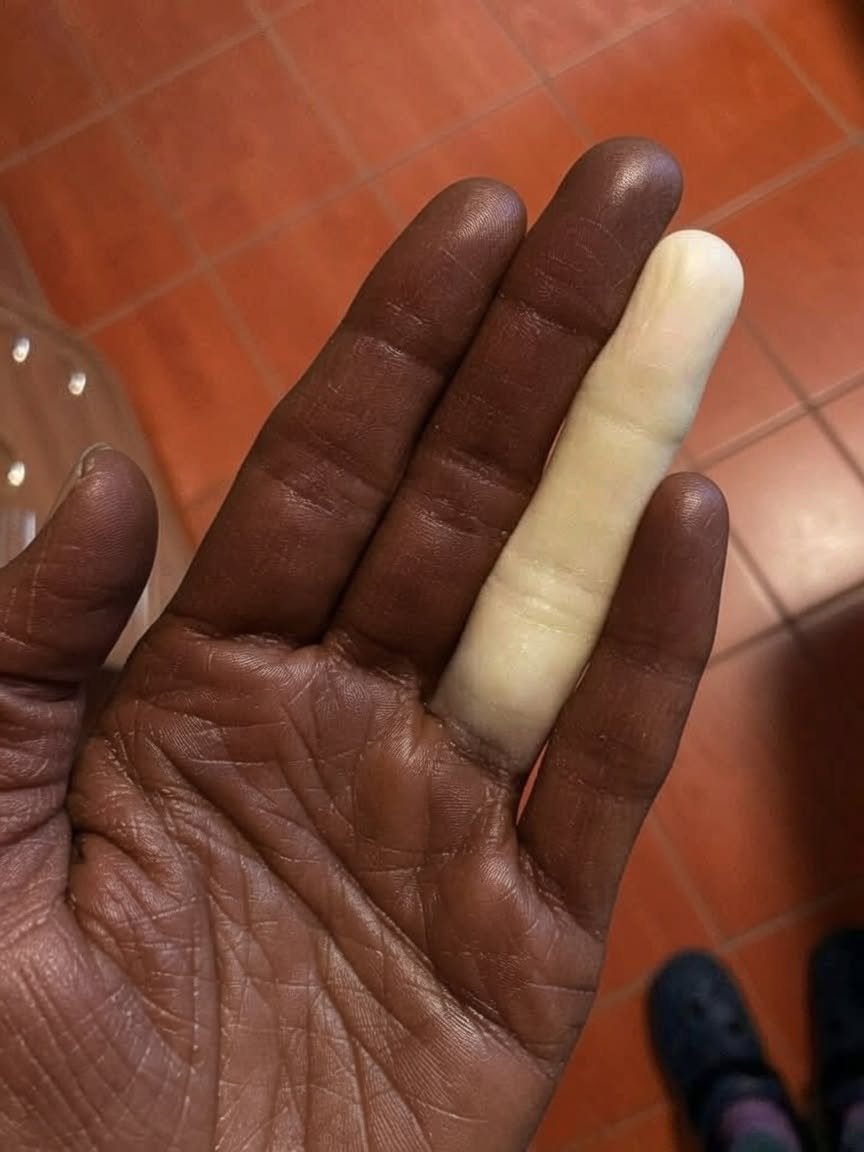 These Are the Consequences of Sleeping With Wet Hair