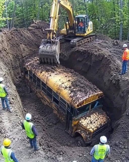 Fact Check: The Buried School Bus Narrative